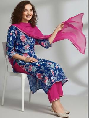 Women Floral Printed Regular Kurta with Trousers & With Dupatta 7