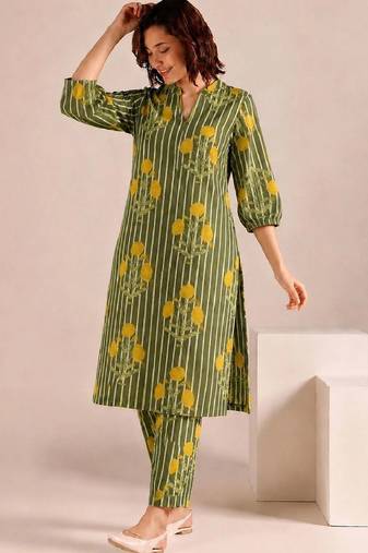 Women Striped Regular Kurta with Trousers