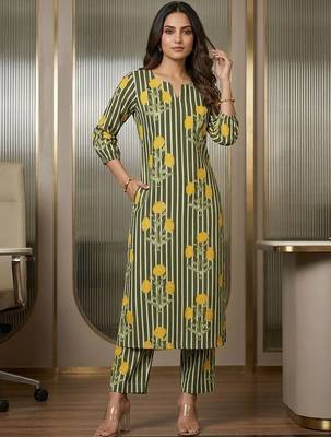 Women Striped Regular Kurta with Trousers 3
