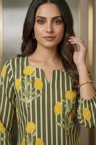 Women Striped Regular Kurta with Trousers