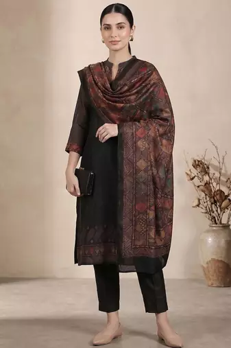 Women Printed Regular Chanderi Silk Kurta with Trousers & With Dupatta