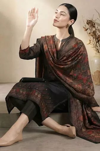 Women Printed Regular Chanderi Silk Kurta with Trousers & With Dupatta