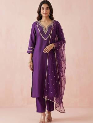 Women Ethnic Motifs Embroidered Thread Work Kurta with Trousers & With Dupatta 1
