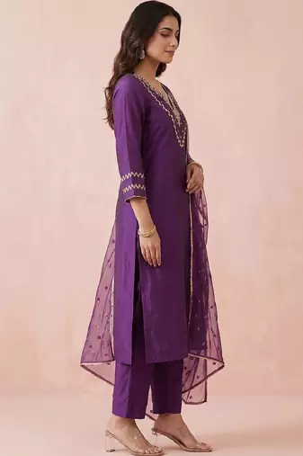 Women Ethnic Motifs Embroidered Thread Work Kurta with Trousers & With Dupatta