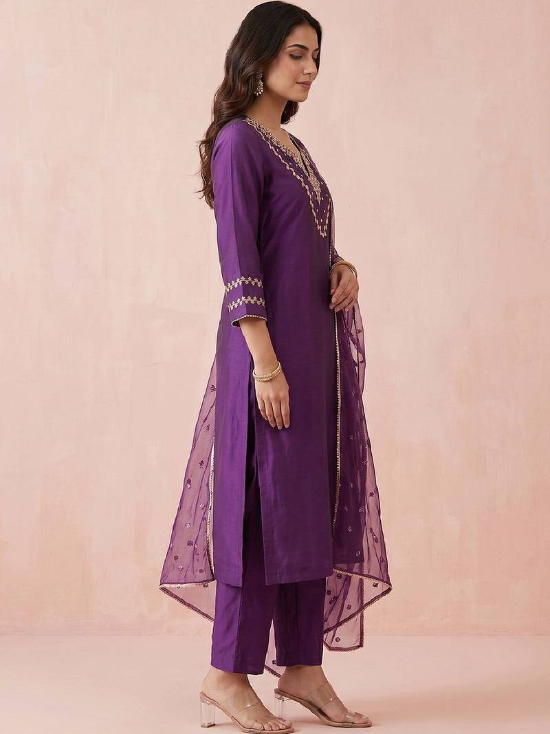 Women Ethnic Motifs Embroidered Thread Work Kurta with Trousers & With Dupatta