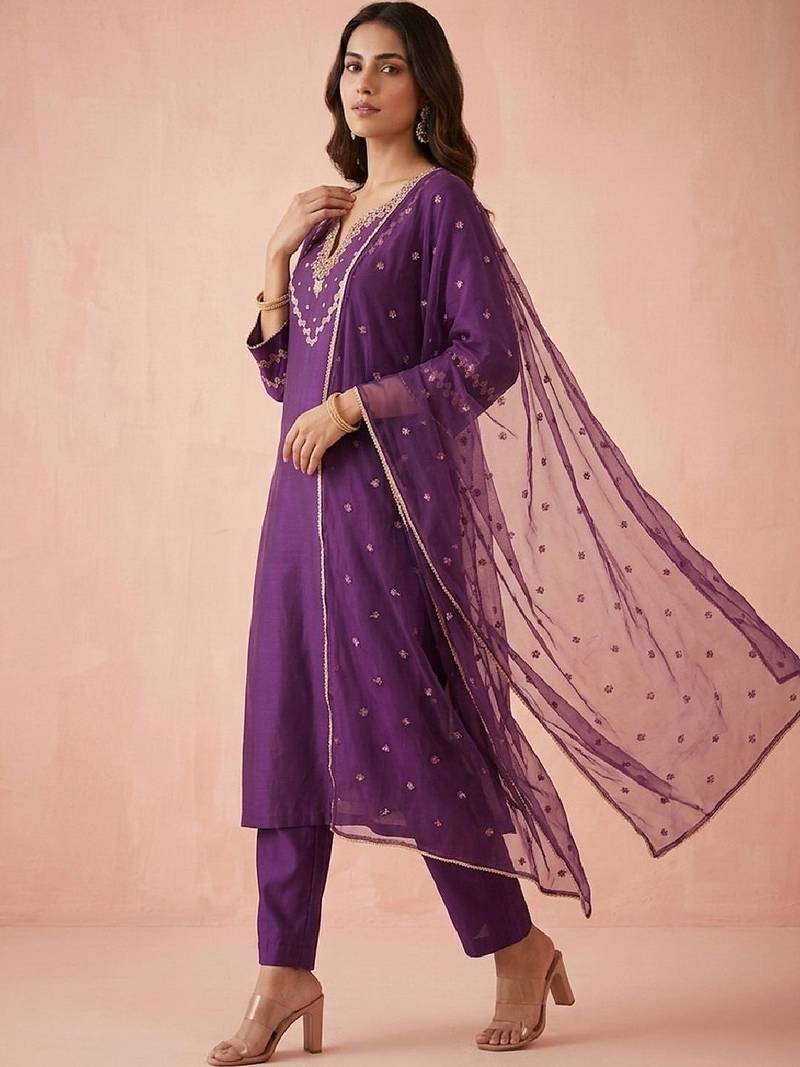 Women Ethnic Motifs Embroidered Thread Work Kurta with Trousers & With Dupatta