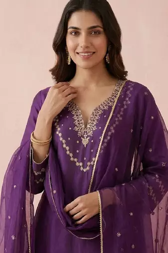 Women Ethnic Motifs Embroidered Thread Work Kurta with Trousers & With Dupatta