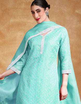 Women Floral Embroidered Regular Thread Work Kurta with Trousers & Dupatta 2