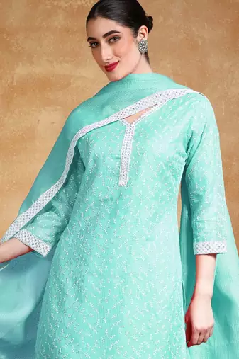 Women Floral Embroidered Regular Thread Work Kurta with Trousers & Dupatta