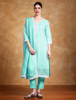 Women Floral Embroidered Regular Thread Work Kurta with Trousers & Dupatta 1