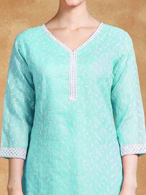 Women Floral Embroidered Regular Thread Work Kurta with Trousers & Dupatta 3