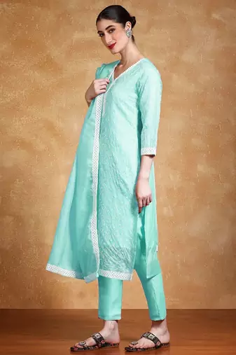 Women Floral Embroidered Regular Thread Work Kurta with Trousers & Dupatta