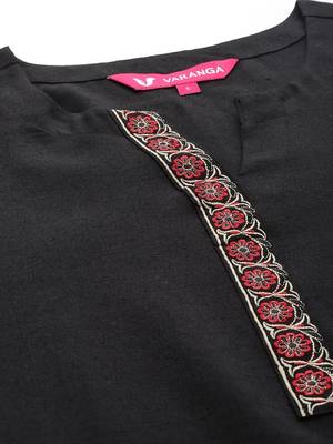 Floral Embroidered Thread Work Kurta with Trousers & Dupatta 3