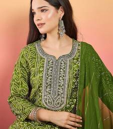 Bandhani Printed Thread Work Kurta With Trousers & Dupatta