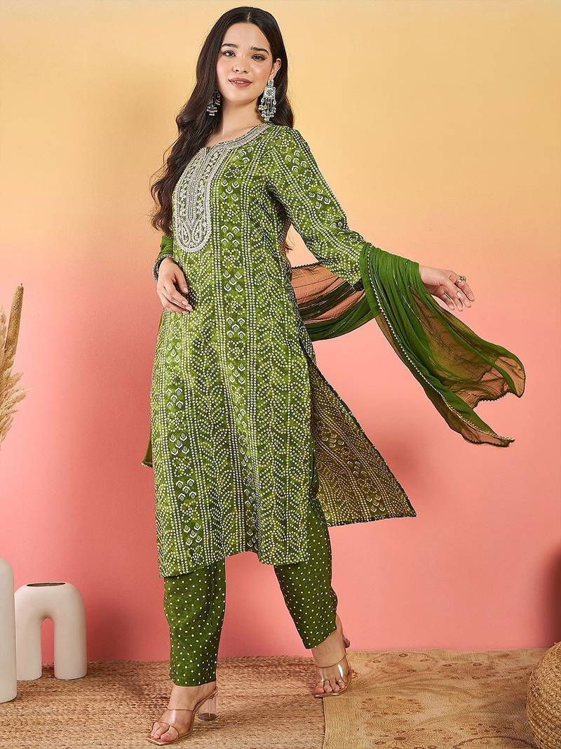 Bandhani Printed Thread Work Kurta With Trousers & Dupatta