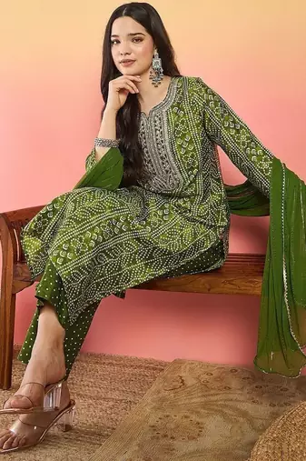 Bandhani Printed Thread Work Kurta With Trousers & Dupatta