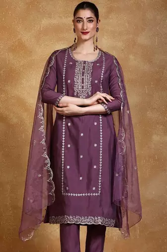 Women Floral Embroidered Kurta with Trousers & Dupatta