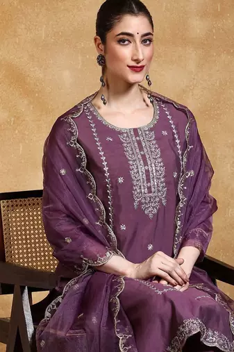 Women Floral Embroidered Kurta with Trousers & Dupatta