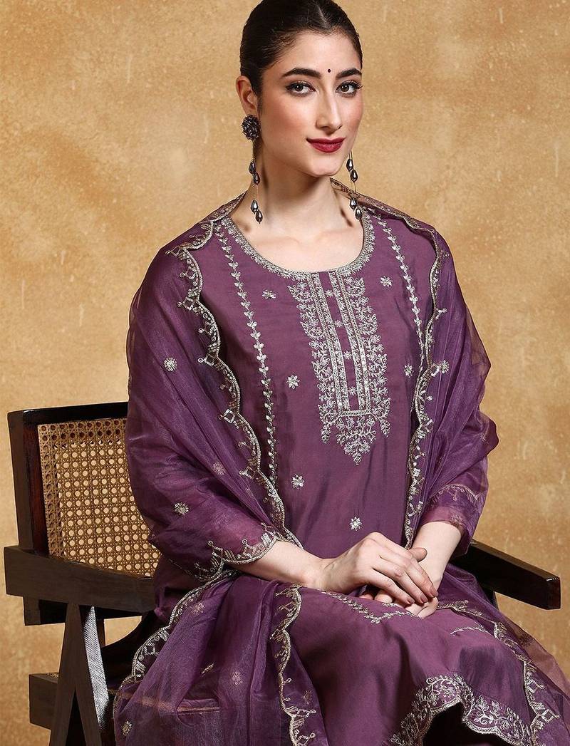 Women Floral Embroidered Kurta with Trousers & Dupatta