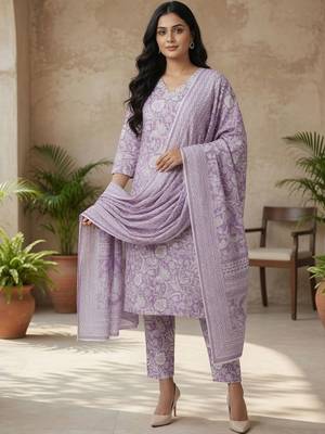Women Floral Printed Regular  Cotton Kurta with Trousers & With Dupatta 1