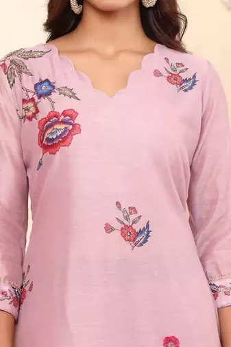 Floral Embroidered Chanderi Silk Straight Kurta With Trouser & Dupatta