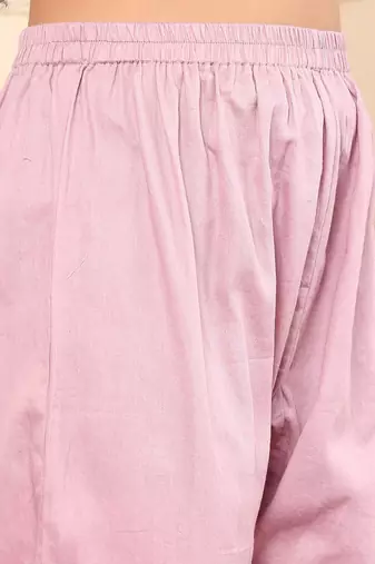 Floral Embroidered Chanderi Silk Straight Kurta With Trouser & Dupatta