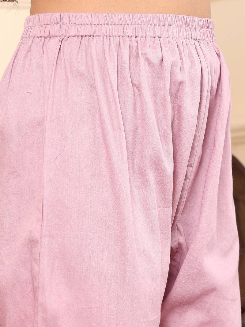 Floral Embroidered Chanderi Silk Straight Kurta With Trouser & Dupatta