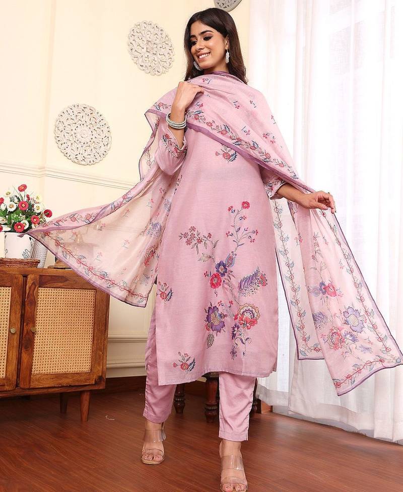 Floral Embroidered Chanderi Silk Straight Kurta With Trouser & Dupatta
