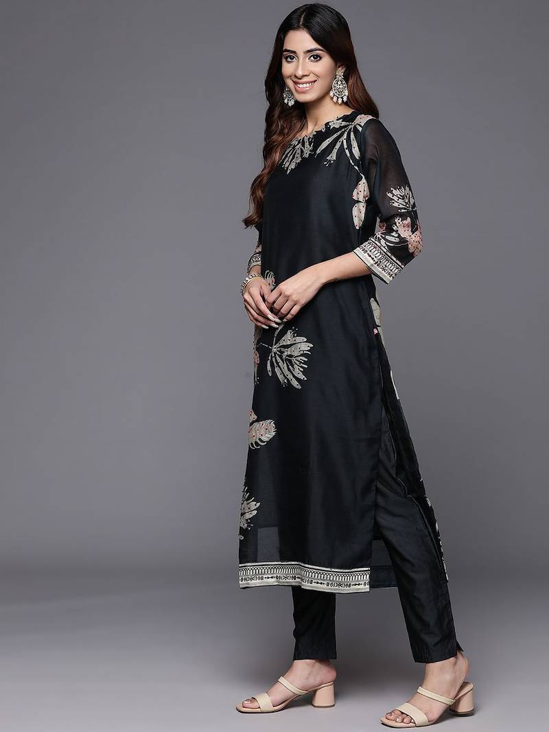 Floral Embroidered Chanderi Silk Straight Kurta & Trousers With Dupatta