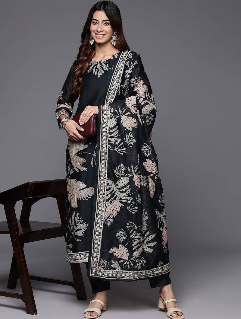 Floral Embroidered Chanderi Silk Straight Kurta & Trousers With Dupatta