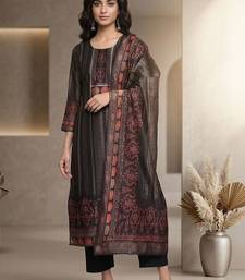 Women Ethnic Motifs Printed Regular Chanderi Silk Kurta with Trousers & With Dupatta