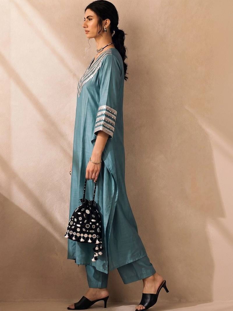 Women Ethnic Motifs Embroidered Regular Thread Work Kurta with Trousers