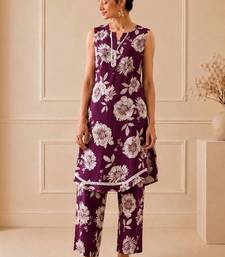 Women Floral Printed Regular Thread Work  Cotton Kurta with Trousers