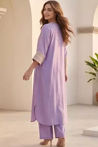Women Embroidered Regular Thread Work Kurta with Palazzos