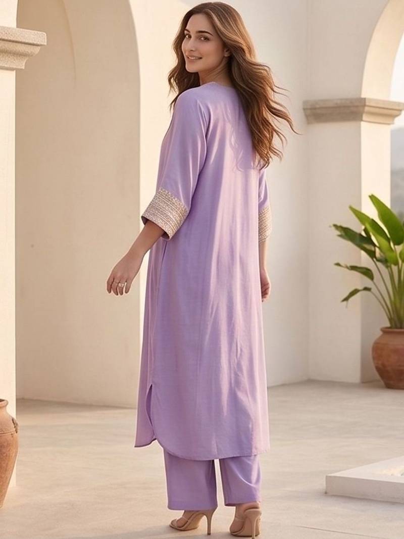 Women Embroidered Regular Thread Work Kurta with Palazzos