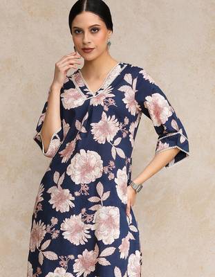 Women Floral Printed Regular  Cotton Kurta with Trousers 2