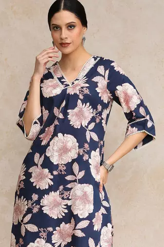 Women Floral Printed Regular  Cotton Kurta with Trousers