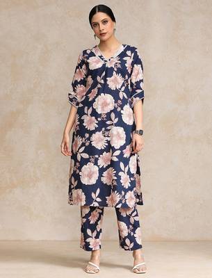 Women Floral Printed Regular  Cotton Kurta with Trousers 1