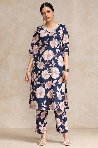 Women Floral Printed Regular  Cotton Kurta with Trousers