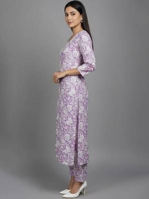Women Floral Printed Regular  Cotton Kurta with Trousers & With Dupatta 4