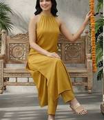 Women Ethnic Motifs Embroidered Regular Thread Work Silk Georgette Kurta with Trousers
