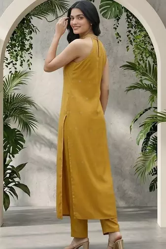 Women Ethnic Motifs Embroidered Regular Thread Work Silk Georgette Kurta with Trousers