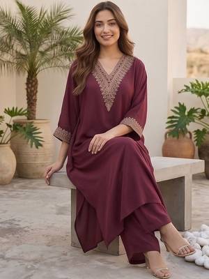Women Ethnic Motifs Embroidered Regular Thread Work Kurta with Trousers 4
