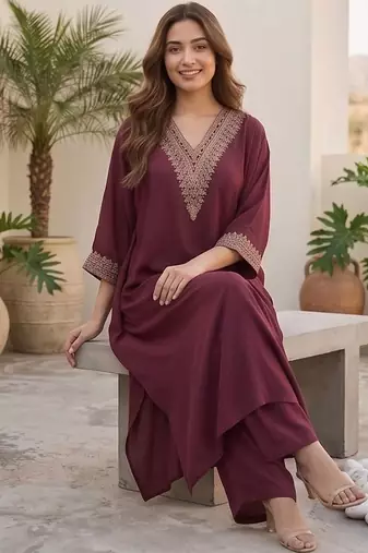 Women Ethnic Motifs Embroidered Regular Thread Work Kurta with Trousers