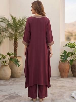 Women Ethnic Motifs Embroidered Regular Thread Work Kurta with Trousers 6
