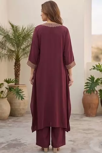 Women Ethnic Motifs Embroidered Regular Thread Work Kurta with Trousers