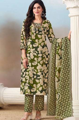 Women Floral Printed Regular Kurta with Trousers & With Dupatta