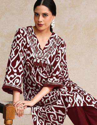 Floral Printed  Cotton Kurta with Trousers 4