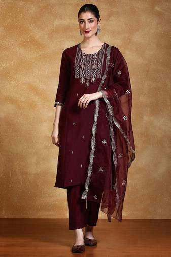 Women Floral Embroidered Kurta with Trousers & Dupatta