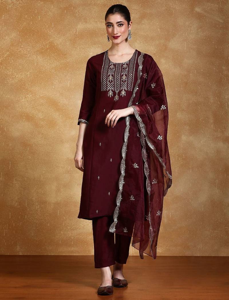 Women Floral Embroidered Kurta with Trousers & Dupatta